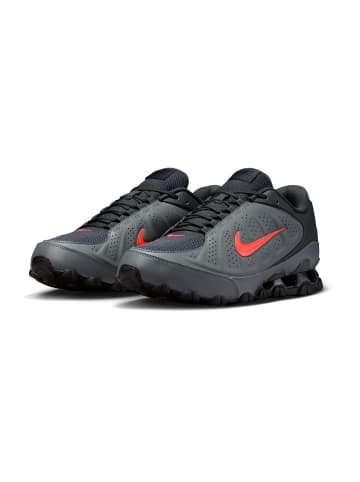 Nike in grau