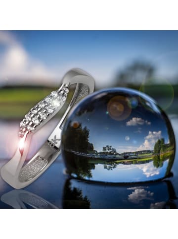 GoldDream 333 Weißgold - 8 Karat Damen Ringe Welle Fingerring  54 (17,2)