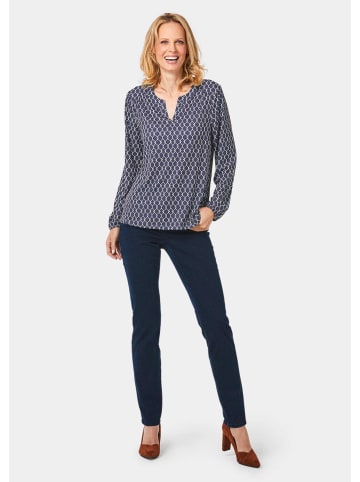 GOLDNER Kurzgröße:  Elegantes Blusenshirt mit V-Ausschnitt in marine / weiß