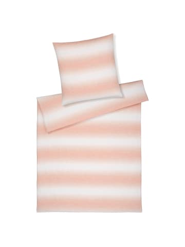 Elegante Bettwäsche Layer in pfirsich