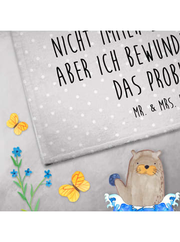Mr. & Mrs. Panda Handtuch Axolotl Schwimmen mit Spruch in Grau Pastell