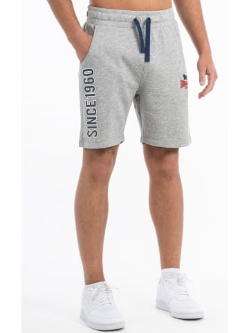 Short "Skaill" in Grau