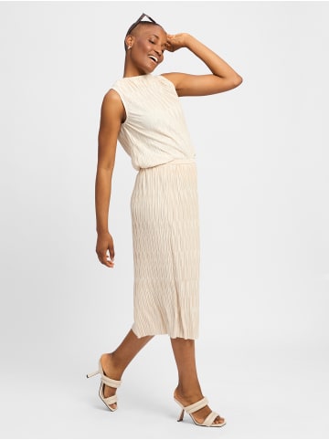 Someday Rock Oture in sand