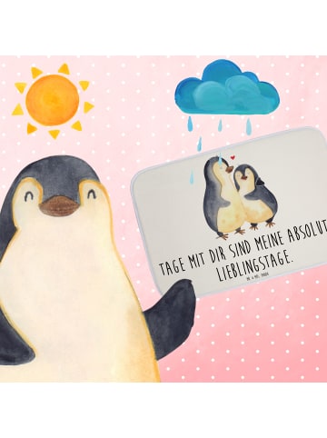 Mr. & Mrs. Panda Badezimmerteppich Pinguin umarmen mit Spruch in Weiß