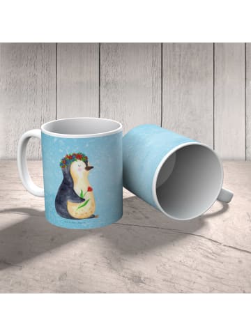 Mr. & Mrs. Panda Kindertasse Pinguin Blumen ohne Spruch in Eisblau