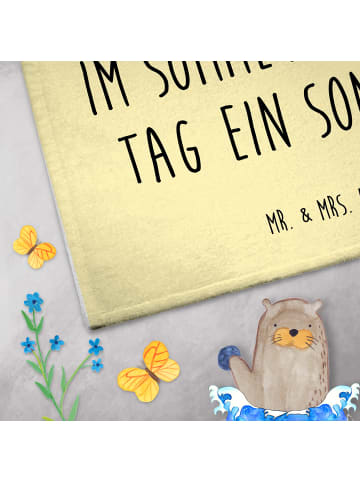 Mr. & Mrs. Panda Gästehandtuch Sommer Sonntag mit Spruch in Gelb Pastell