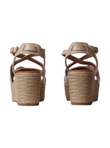 Emilie Karston Napolie-Sandalen mit Keilabsatz aus Leder Beige
