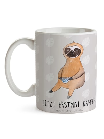 Mr. & Mrs. Panda Kaffeebecher Faultier Kaffee mit Spruch in Grau Pastell