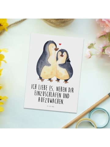 Mr. & Mrs. Panda Ansichtskarte Pinguine Einschlafen mit Spruch in Weiß