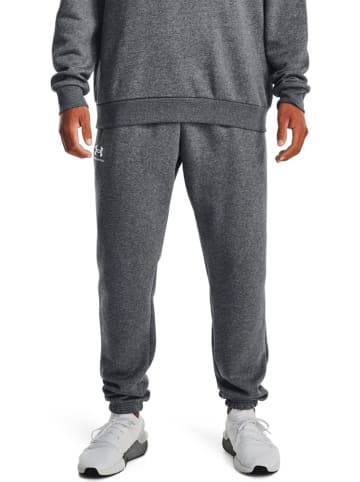 Under Armour Sweat Pant "UA Essential Fleece Jogginghose" in Grau