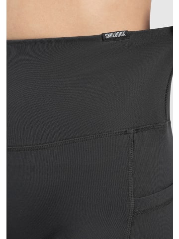 SMILODOX Shorts Lissa in Anthrazit