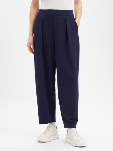 Rich & Royal Hose in marine