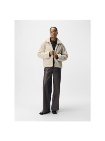 Object Jacke in white sand