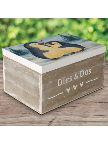 Mr. & Mrs. Panda Geschenkbox Pinguin umarmen Design ohne Spruch in Weiß