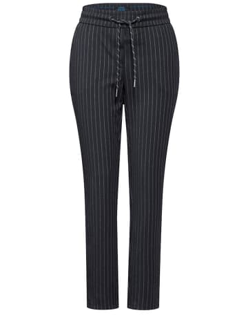 Cecil Hose in deep charcoal grey