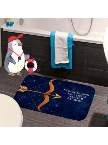 Mr. & Mrs. Panda Badvorleger Sternzeichen Schütze Design mit Spruch in Weiß