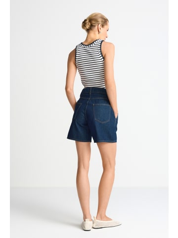 Rich & Royal Shorts in marine