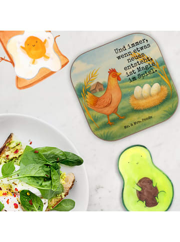 Mr. & Mrs. Panda Holzuntersetzer Huhn Stolz Design mit Spruch in Weiß