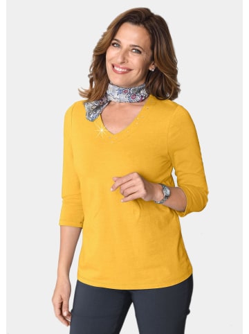 GOLDNER Kurzgröße:  T-Shirt mit charmantem Ausschnitt und Schmucksteinchen in safran