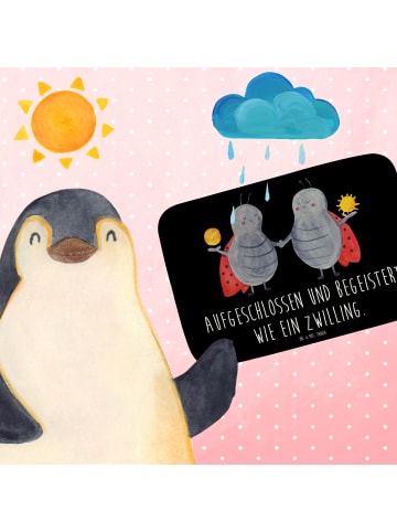 Mr. & Mrs. Panda Badezimmerteppich Sternzeichen Zwilling mit Spruch in Schwarz