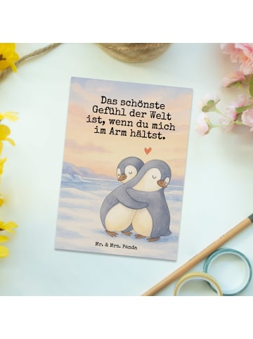 Mr. & Mrs. Panda Ansichtskarte Pinguine Kuscheln Design mit Spruch in Weiß