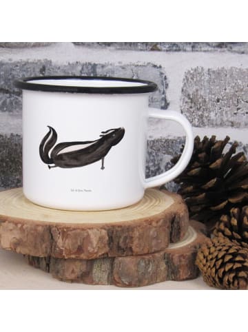 Mr. & Mrs. Panda XL Emaille Tasse Stinktier Yoga ohne Spruch in Weiß