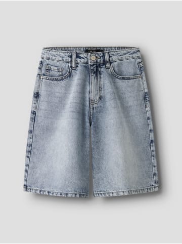 name it Shorts in Light Blue Denim