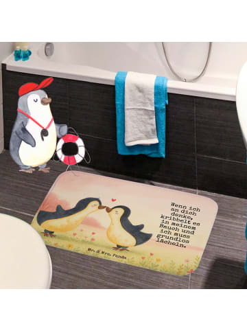 Mr. & Mrs. Panda Badematte Pinguine Kuss Design mit Spruch in Weiß