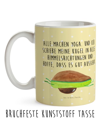 Mr. & Mrs. Panda Plastikbecher Avocado Yoga mit Spruch in Gelb Pastell