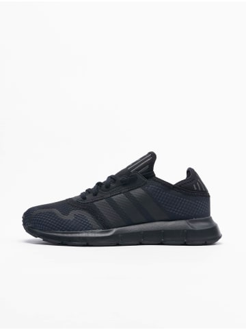 adidas Turnschuhe in core black