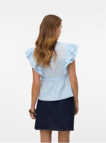 Vero Moda Top mit Schößchen in Ice Water