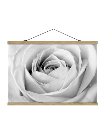 WALLART Stoffbild mit Posterleisten - Close Up Rose in Schwarz-Weiß