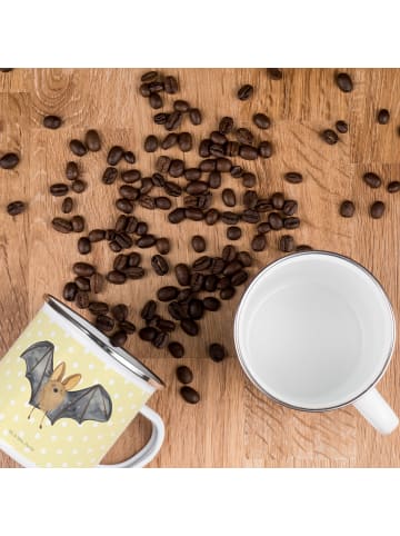 Mr. & Mrs. Panda Teetasse Fledermaus Flügel ohne Spruch in Gelb Pastell