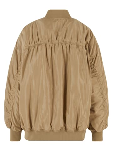 Noisy may Noisy may Bomberjacken in tree house