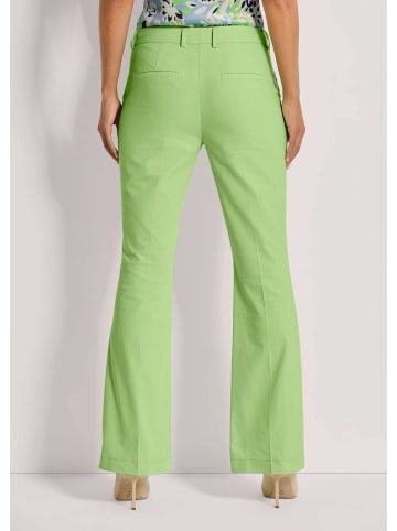 MADELEINE Leicht ausgestellte Bügelfalten-Hose in kiwi