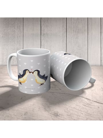 Mr. & Mrs. Panda Kindertasse Pinguin Liebe ohne Spruch in Grau Pastell