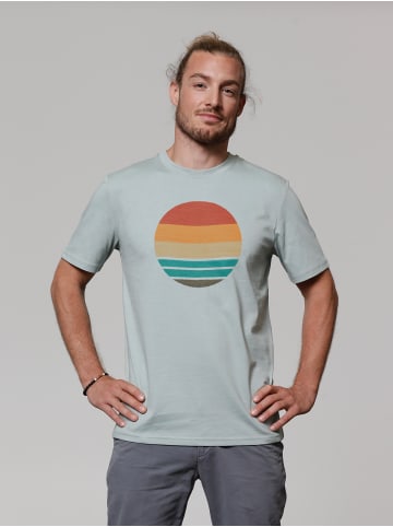 wat? Apparel T-Shirt Retro Sunset Ocean in Aloe