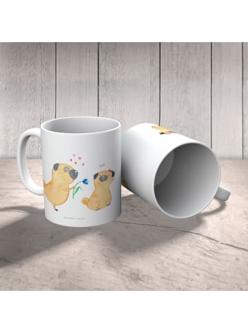 Mr. & Mrs. Panda Kindertasse Mops Verliebt ohne Spruch in Weiß