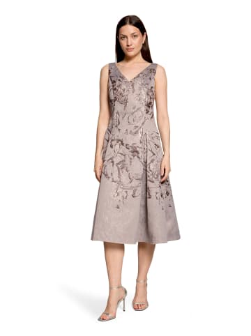 Vera Mont Cocktailkleid mit Kellerfalten in Taupe/Taupe
