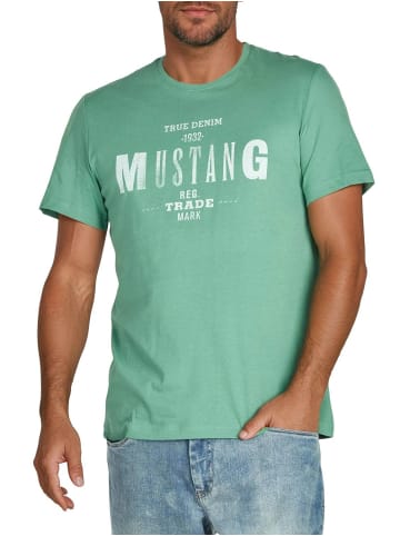 Mustang T-Shirt Basic Print Tee in Grün
