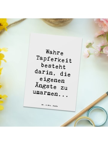 Mr. & Mrs. Panda Postkarte Spruch Tapferkeit Umarmung mit Spruch in Weiß