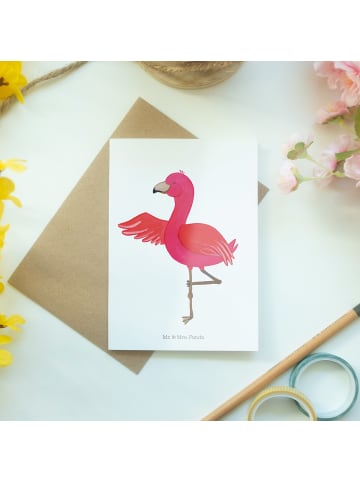 Mr. & Mrs. Panda Valentinstagskarte Flamingo Yoga ohne Spruch in Weiß