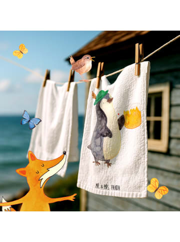 Mr. & Mrs. Panda Handtuch Pinguin Bier ohne Spruch in Weiß