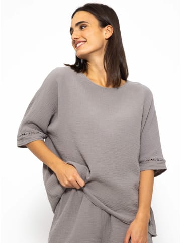 SASSYCLASSY Musselin Pyjamashirt mit Spitzenborte in Taupe