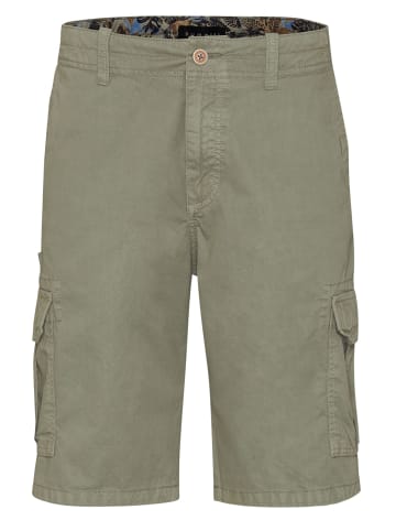 Bugatti Shorts in Grün