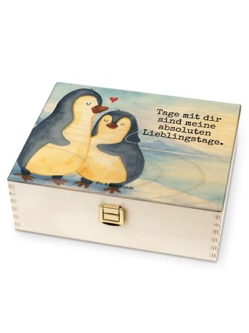 Mr. & Mrs. Panda Tee Kiste Pinguin umarmen Design mit Spruch in Weiß