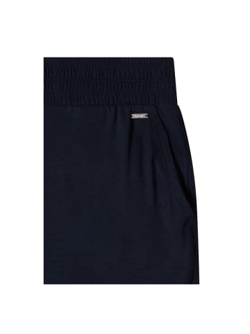Cecil Capri in universal blue
