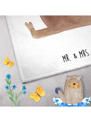 Mr. & Mrs. Panda Handtuch Hund Blume ohne Spruch in Weiß