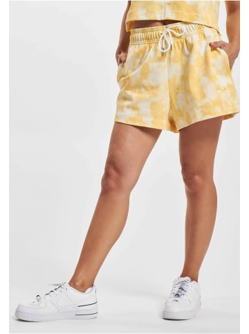 Nike Nike Shorts in yellow