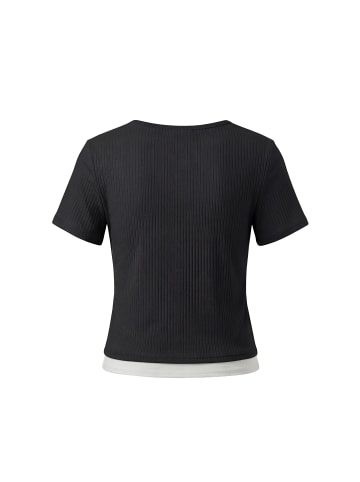 Fumo Women T-Shirt in Black